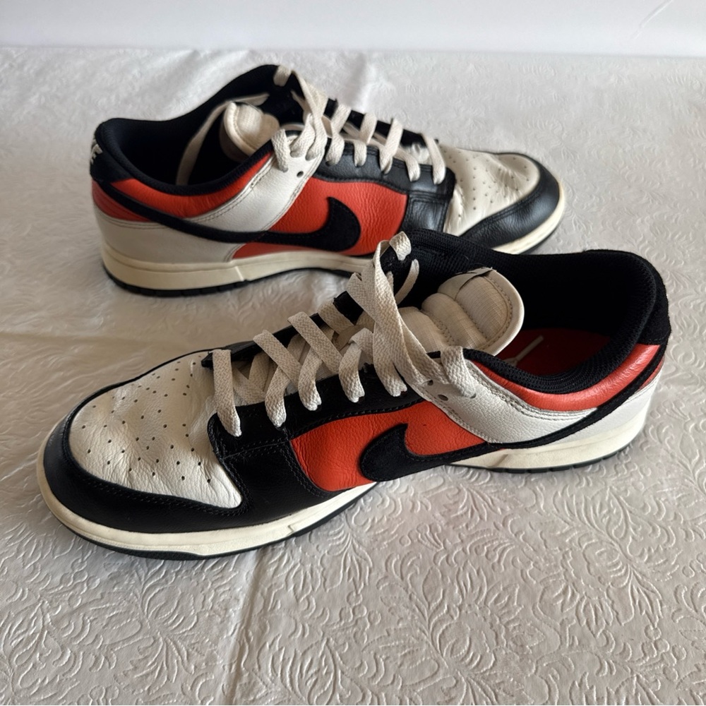 Nike Dunks Low Retro Black White & vintage Coral Low-Top Sneakers Men’s: 11